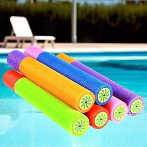 Sponge Water Sprinkler Set – 3 Extendable and Retractable Pieces (45.5 cm when folded, 66.5 cm when extended) – Lightweight and safe design for summer fun at the pool and beach – Bright colors – Easy toy for kids and adults