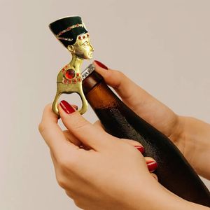 فتاحة زجاجات فرعونية معدنية مصرية ومغناطيس ثلاجة بلون ذهبي نفرتيتي