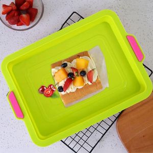 Non-Stick Silicone Oven Tray - Perfect for Baking, Cakes and Cookies - Heat Resistant up to 230 Degrees - Flexible and Easy to Clean 