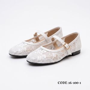 Elegant women's lace-up shoes with a comfortable sole and classic flat design - Model 1-100-16 - White