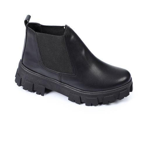 اشتري Ice Club Chunky Sole Leather Ankle Boot - Black في مصر