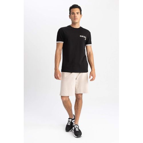 White MAN DeFactoFit NBA Miami Heat Licensed Standard Fit Crew