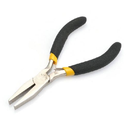 Buy Flat Nose Plier 125mmFlat Nose Plier 125mmR’DEER TOOL black handle Ferronickel alloy (surface processing 50#)Body made of high quality #50 carbon steelFlat Nose Plier 125mm in Egypt