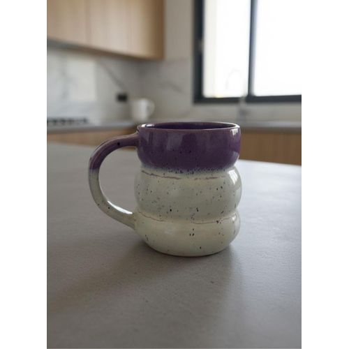 product_image_name-Generic-كوب خزف مصنوع يدويًا – فنجان من الحجر سعة 350 مل بتصميم لامع باللون البنفسجي وطلاء أبيض متناثر، تصميم حرفي فريد، مقبض مريح للقهوة والشاي-2