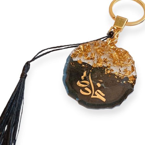 product_image_name-Generic-ميداليه ريزن هاند ميد باللون الاسود مع ورق الدهب باسم غادة-1