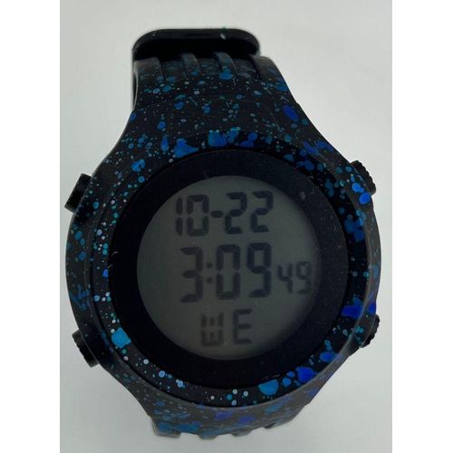 product_image_name-Generic-ساعة رياضية رقمية – غلاف أسود مع تصميم لون مميز، شاشة LED، مقاومة للماء، ساعة عملية للجنسين-2