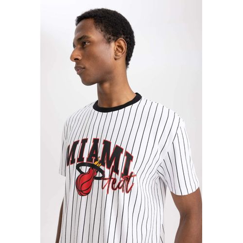 Black MAN Defacto Fit NBA Miami Heat Licensed Standard Fit Crew