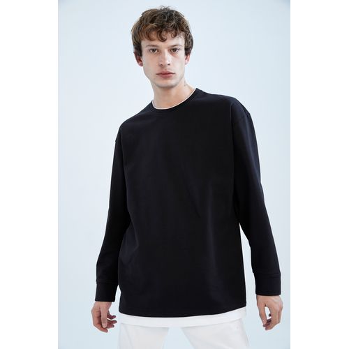 De facto sweatshirt sale