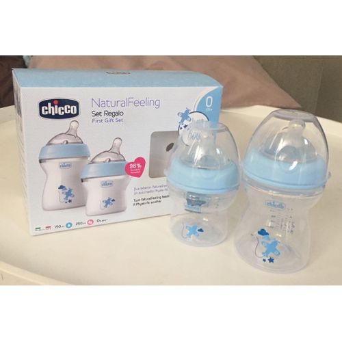 Chicco NaturalFeeling Anti-Colic and Pacifier Set, 0 Months, 150 ml, Soft  and Double Silicone, Anti-Colic Valve, Natural Feeding and Mixed