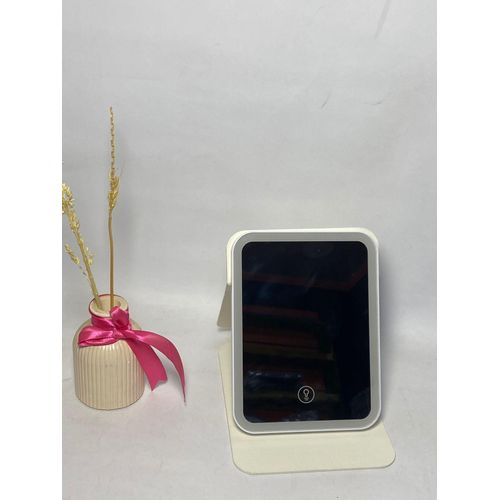 product_image_name-Generic-مرآة مكياج بإضاءة LED - استخدمي هذه المرآة المزودة بإضاءة LED مدمجة لتسهيل وضع المكياج أثناء السفر، وذلك لروتين جمالك اليومي. قد يختلف اللون قليلاً.-2