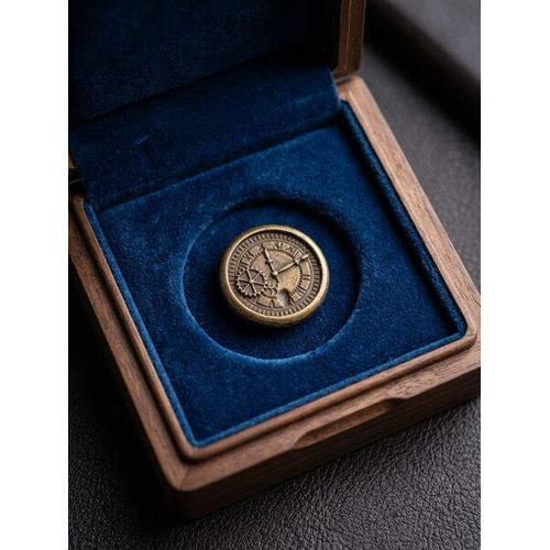 Generic Classic Brass pin with an Elegant Design