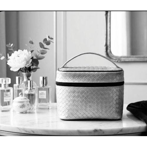 product_image_name-Generic-Makeup Bags allUsed -1