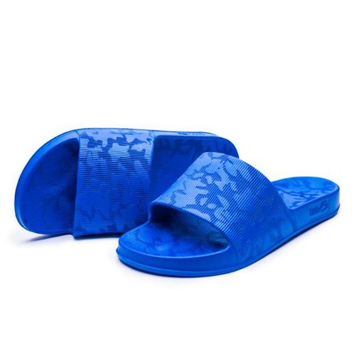 اشتري Glasgow Perforated Slide Slippers For Men - Blue في مصر