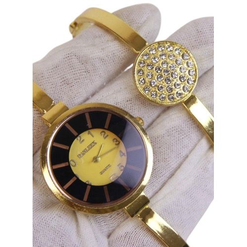 product_image_name-Generic-مجموعة إكسسوارات نسائية فاخرة – ساعة ذهبية أنيقة مع سوار لامع-4