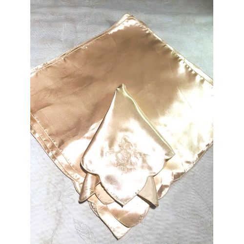 product_image_name-Generic-مفرش سفرة مستطيل ستان مفرغ مع مناديل سفرة لون بيج-7