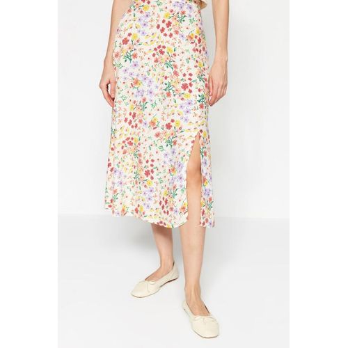 product_image_name-Trendyol-تنورة متوسطة الطول مزينة بنقوش زهرية من ترينديول باللون الإكر ، مزودة بشق تفاصيل أنيقة - مثالية للمرأة العصرية.-4