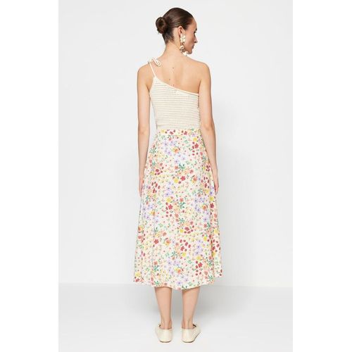 product_image_name-Trendyol-تنورة متوسطة الطول مزينة بنقوش زهرية من ترينديول باللون الإكر ، مزودة بشق تفاصيل أنيقة - مثالية للمرأة العصرية.-5