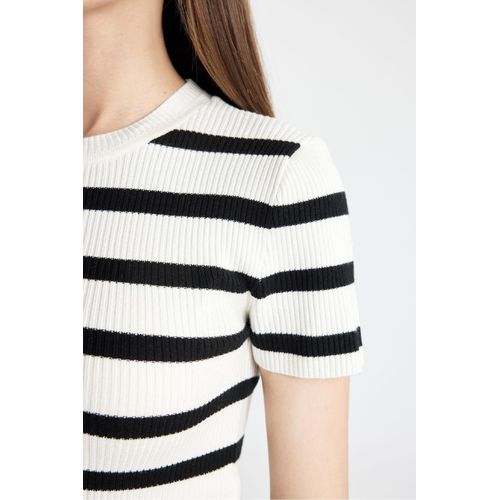 product_image_name-Defacto-Crew Neck Ribbed Striped Crop Pullover-4