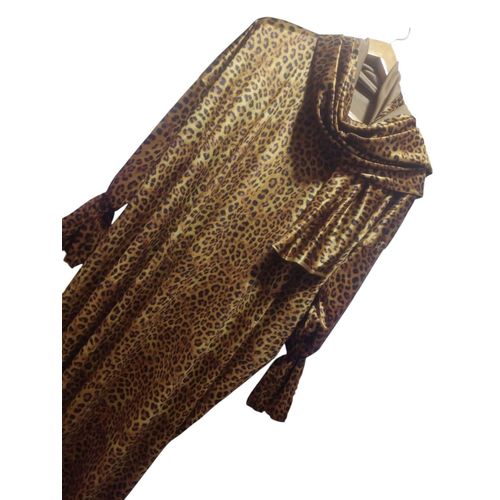 product_image_name-Generic-عباية مخملية بنقشة جلد النمر -1