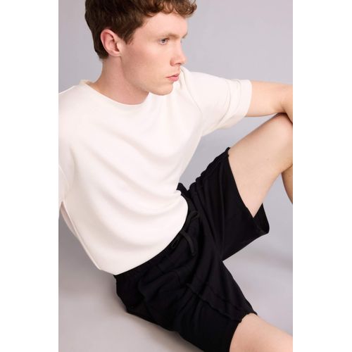 Defacto Regular Fit Shorts - image 4