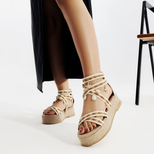 اشتري Life Stylish Sandal Flat Burlap With Seashells K-12 - Beige في مصر