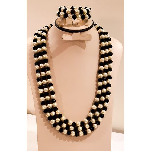 Buy Beautiful Necklace And Bracelet Of Off White And Black Beads in Egypt