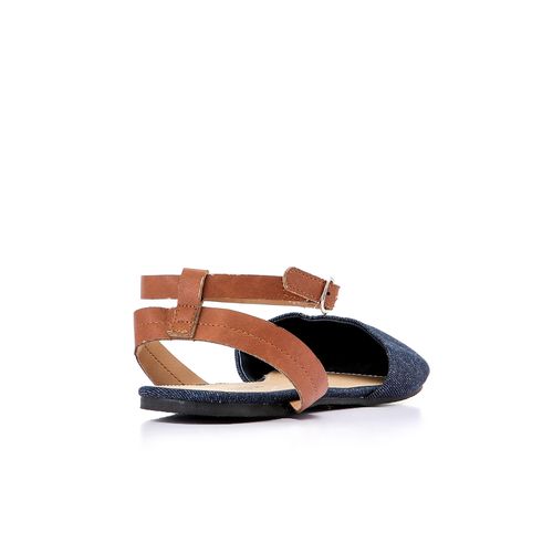 Make Your Feet Feel Good With These Flat Sandals