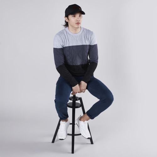 Max Textured Sweater with Round Neck and Long Sleeves - MULTISHADE BLACK