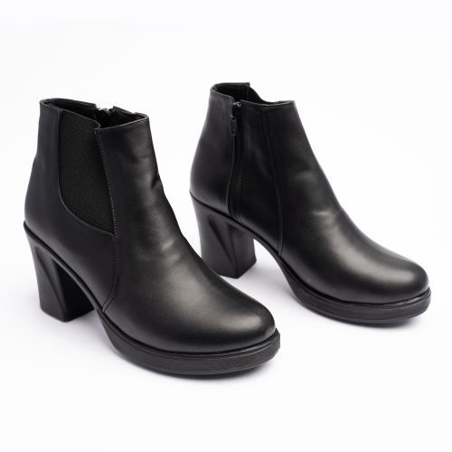 اشتري Lile G-49 Stylish Leather Heeled Boot - Black في مصر