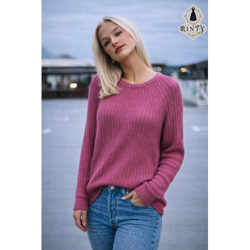 product_image_name-Generic-بلوفر شتوي بلون وردي غامق بنسيج طولي وقصة مريحة تناسب الإطلالات اليومية.-6