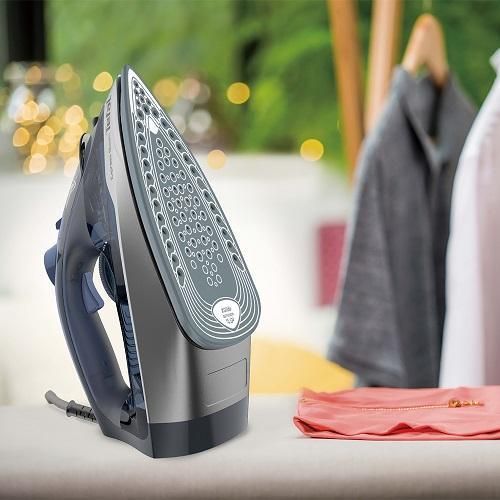 product_image_name-Tefal-مكواة بخار - 2500 واط - قاعدة سيراميك X-Glide - هإيقاف تلقائي - إخراج بخار مستمر حتى 45 جم / دقيقة - تعزيز بخار يصل إلى 160 جم / دقيقه - FV2868E2-5