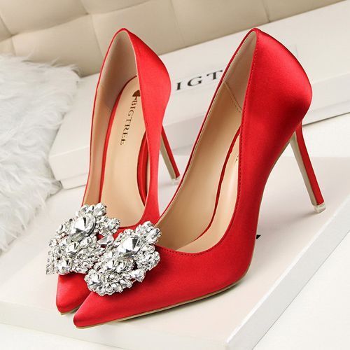 Red crystal pumps hot sale