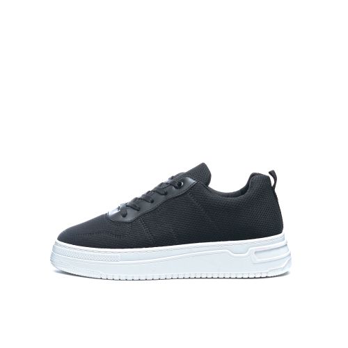 اشتري Desert Minimalist Lace-Up Knit Flat Sneakers - Black في مصر