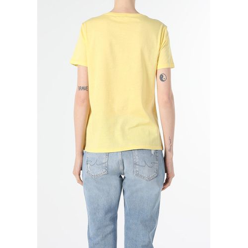 product_image_name-Colins-تي شيرت نسائي أصفر بأكمام قصيرة من كولينز-2