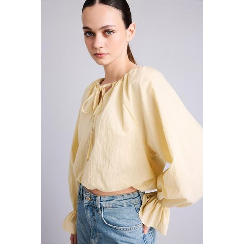 Defacto Regular Fit Gathered Balloon Sleeve Crop Basic Blouse - image 7
