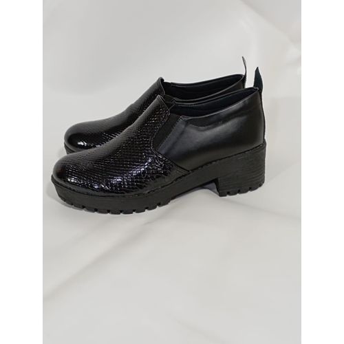 اشتري Women Shinny Leather Shoes- Black في مصر