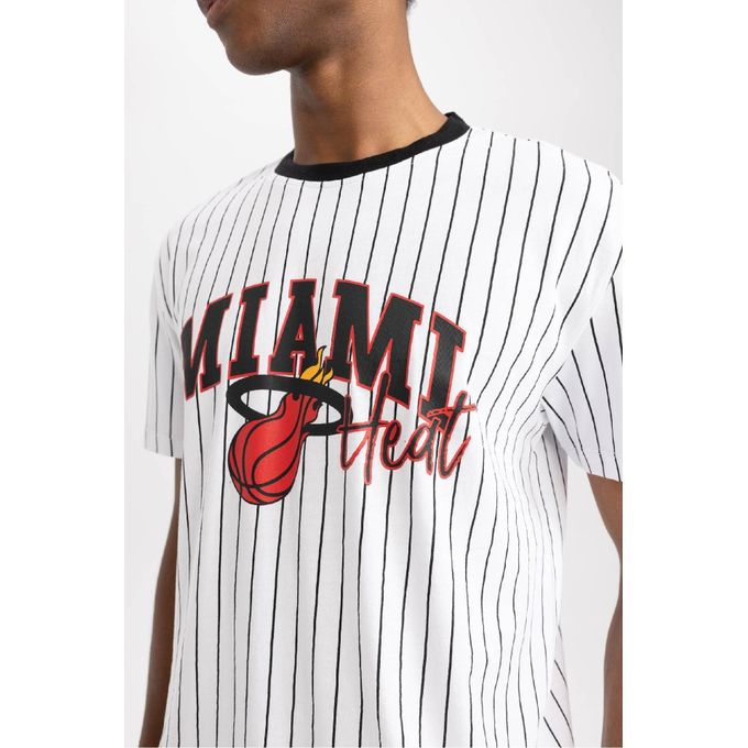 White MAN DeFactoFit NBA Miami Heat Licensed Standard Fit Crew Neck T-Shirt  2799322