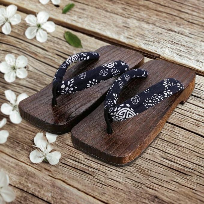 Amazon.co.jp: BAGAD Men's Geta Sandals, Paulownia Yaki, 11.0 inches (28  cm), Geta Sandals, Paulownia Geta Clogs, Shiraki Stand, Gentleman, Japanese  Style Straps, Japanese Pattern, Tongs, Comfortable, Barefoot, Direct Wear,  Yukata Accessories, Beautiful