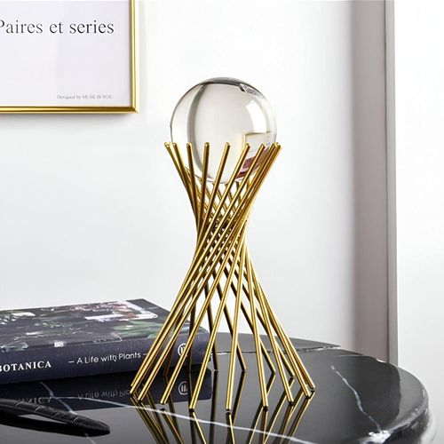 الكرة الكريستالية - كرة كريستال شفافة مع حامل ذهبي، مثالية لغرفة المعيشة أو غرفة النوم أو الطاولة، لتحسين تصميم منزلك الداخلي (حجم كبير (30) سم)