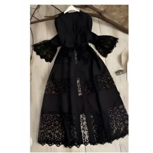 فستان نسائي مناسب للصيف بألوان مميزة